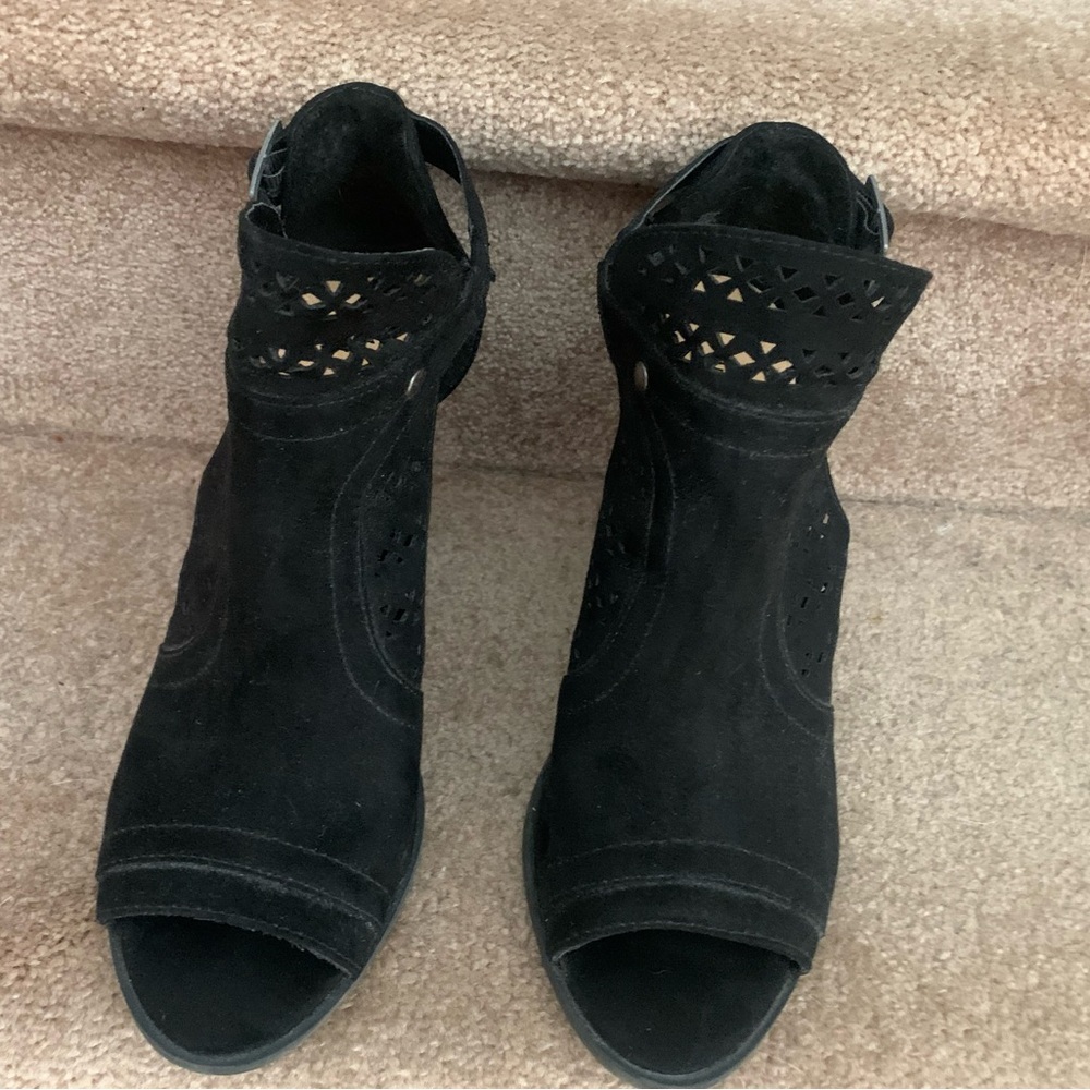 American Eagle Outfitters Black Heels - Picture 2 of 2